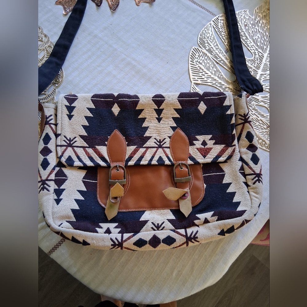 💥Aztec Patterned Tan & Black Women's Bag, Gorgeous! Boho Chic Messenger Bag